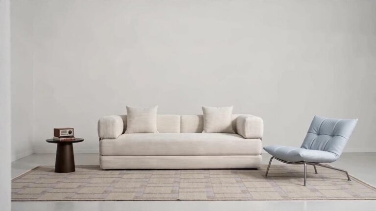 Dreamora Sofa.
